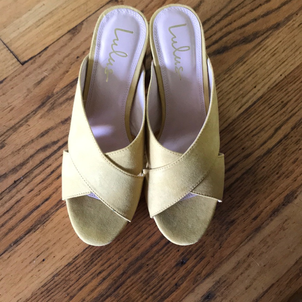 Yellow platform heels